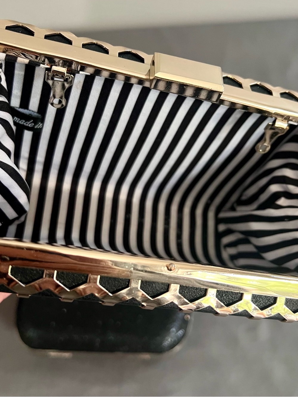 Lot Of 3 Clutches Handheld/Shoulder Bags/Purses Formal Black, Gold, & Silver - Picture 10 of 15